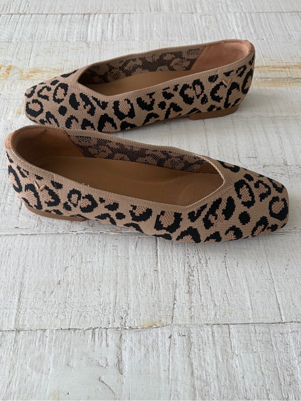 Vivaia Margot 2.0 Square Toe V-Cut Flats EU size 37.5 US 7 Leopard Print